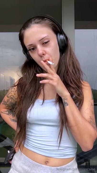 Miss Cane aka itsmisscane OnlyFans - Listening to music