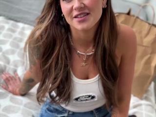 British Babe Bella Mia Goes Los Angeles For Out Hookup