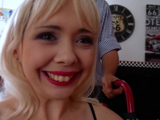 Amateur blonde having solo pleasure