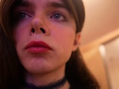 amateur-webcam-teen-masturbates-and-teases