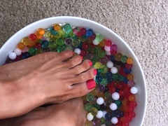 Amateur Foot Fetish Girlfriend Sucks and gives a Footjob