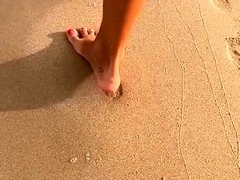 Amateur Foot Fetish Girlfriend Sucks and gives a Footjob